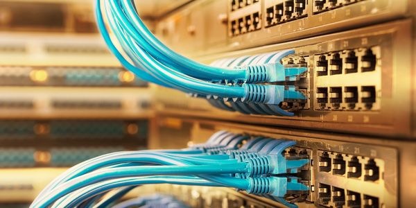 5 Mejores Prácticas para Asegurar la Eficiencia en Proyectos de Telecomunicaciones
